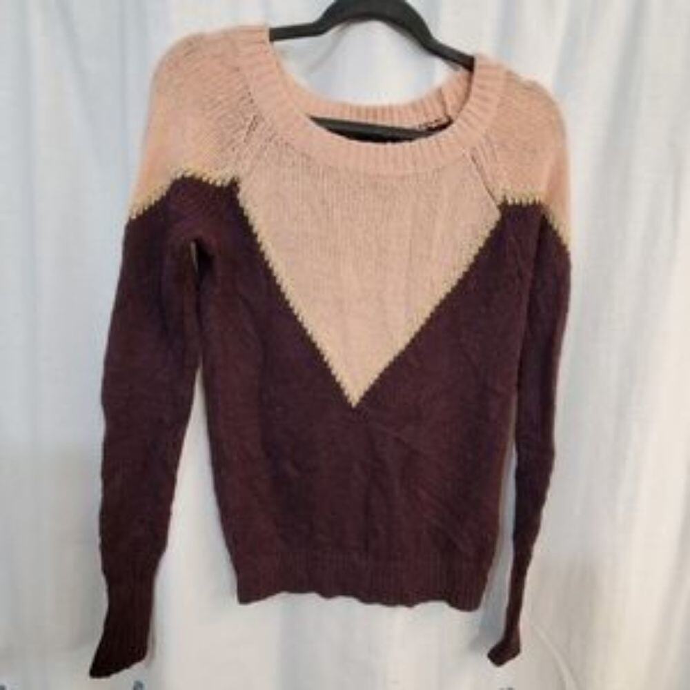 Vera Wang purple wool blend sweater